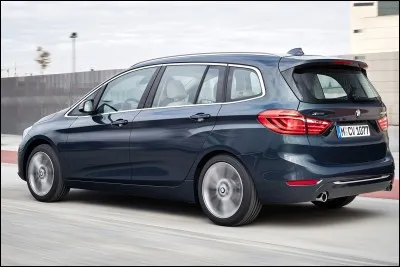 Quelle est cette marque de voiture ?