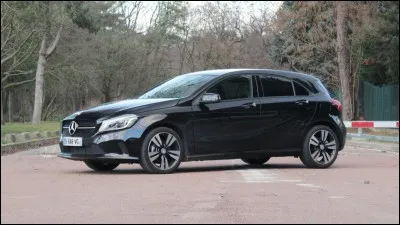 Quelle est cette marque de voiture ?