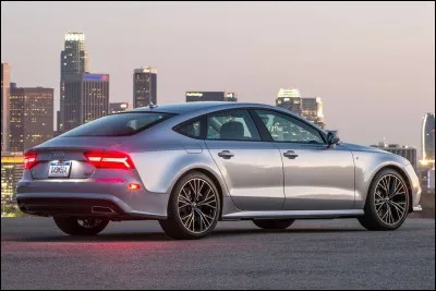 Quelle est cette marque de voiture ?