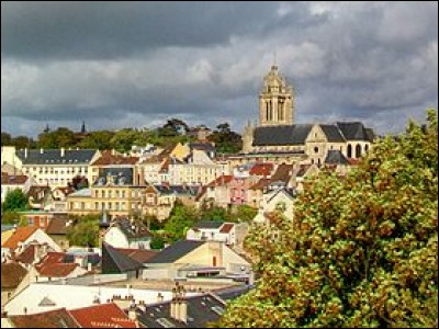 Quel peintre a rendu célèbre la ville de Pontoise dans le Val d'Oise ?
