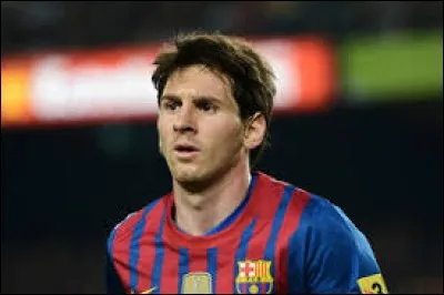 À quel âge Messi a-t-il commencé sa carrière ?