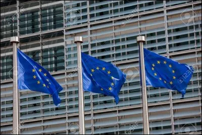 Combien y a-t-il d'&eacute;toiles sur le drapeau europ&eacute;en ?