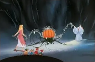 Dans quel Disney voit-on une citrouille se transformer en carrosse grâce à de la magie ?
