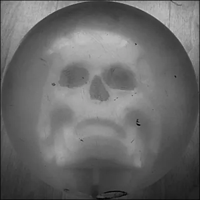 Comment est nommé par les Romains ce dieu redouté des Enfers ?