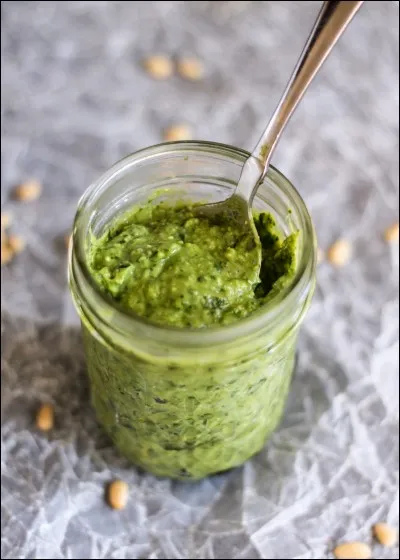 Le pesto est à base .....