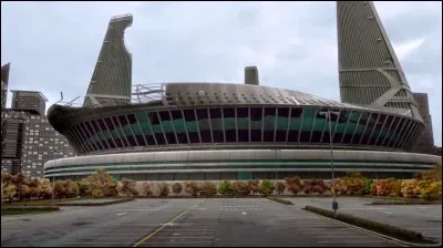 Où résidait ou travaillait la team Flash ?