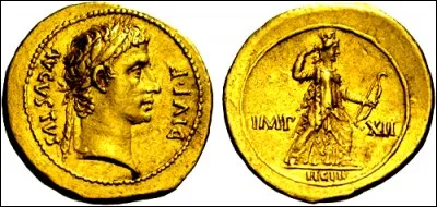 Sur cet aureus d'Auguste une divinité est représentée, laquelle ?