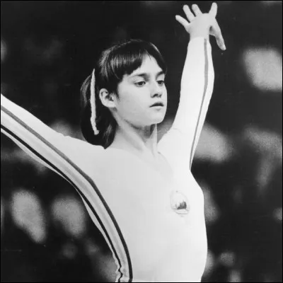 A quel âge Nadia Comaneci a-t-elle commencé l'entraînement ?