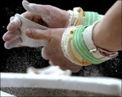 Comment s'appellent les protections de mains qu'on utilise lorsqu'on fait de la barre pour ne pas avoir de "steack" (ampoules)?