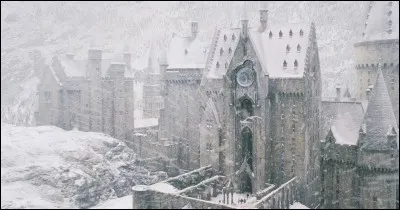 "Je pourrais vous apprendre à mettre la gloire en bouteille, à distiller la grandeur, et même à enfermer la mort dans un flacon." a été dit par :