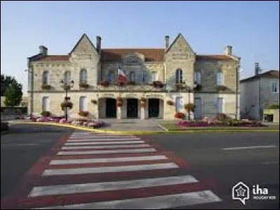 Pour finir, nous retournons en Nouvelle-Aquitaine, o&ugrave; je vous propose de partir &agrave; la d&eacute;couverte de Vendays-Montalivet. Station baln&eacute;aire de la C&ocirc;te d'Argent, dans le M&eacute;doc, elle se situe dans le d&eacute;partement ...