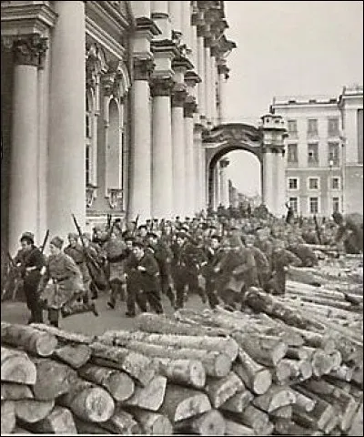 Quel est l'épisode décisif de la révolution d'octobre ?