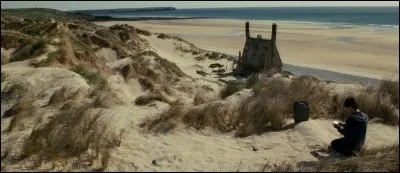 Ce joli paysage abrite une bien jolie maison. Quel animal se cache ici ?