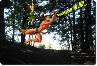 Précède le mari dans le cri.