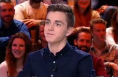 Quel chroniqueur qui présentait une pastille où il faisait un reportage d'investigation humoristique a quitté l'émission avant le début de la saison 2 ?