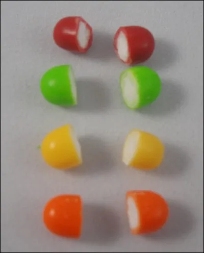 Petits bonbons colorés, ce sont des Tic...