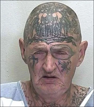 Osiris est né sous cet arbre, les prêtres égyptiens utilisaient sa plante pour obtenir l'illumination et parler aux dieux. Quel est-il ?