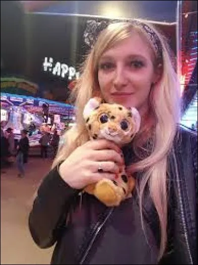 Qui de ces youtubeuses connaît-elle personnellement ?