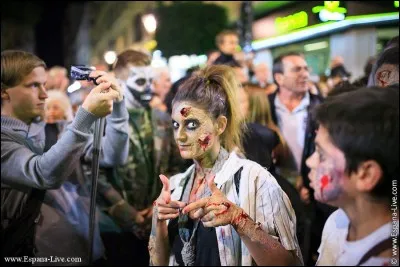 En Espagne, que font les familles afin de guider les esprits ?