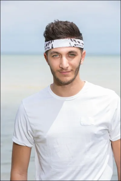 Je suis un patron de pizzeria vivant à Marseille, je suis seulement la 2e personne de l'équipe des rouges à quitter l'aventure, mais cette fois pour des raisons médicales. À la fin de l'émission, Mathilde est devenue ma petite amie ; je suis :