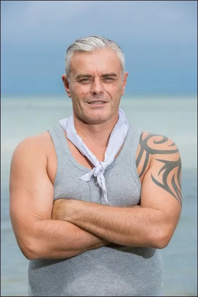 J'ai été critiqué dans la tribu des bleus pour ma fainéantise et ma mise à l'écart ; je suis :