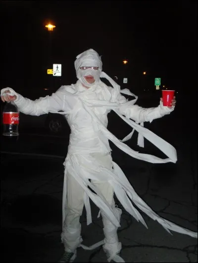 Créature recouverte de bandages :