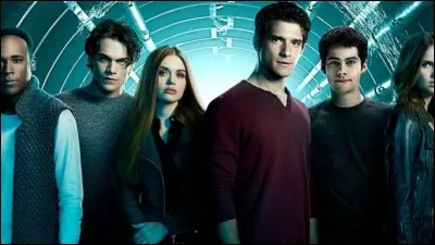 De qui Scott et ses amis essayent-ils de se souvenir ?