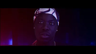 Ce chanteur s'appelle :