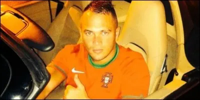 Jul est-il fiancé ?