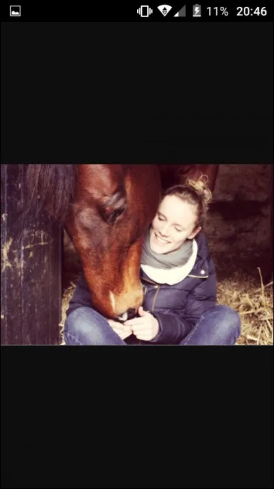 Qui est cette fille qui apparaît souvent dans leurs vidéos ?