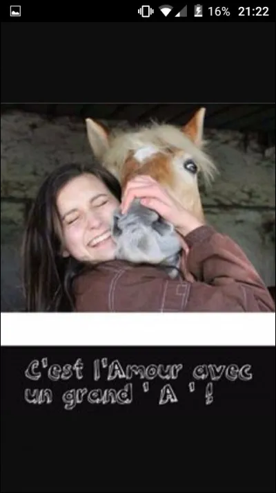 Sur la photo Sonia est avec ...