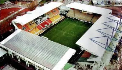 Dans quelle ville franchouillarde se trouve ce stade ?