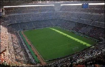 Le stade du Milan AC s'appelle le ...