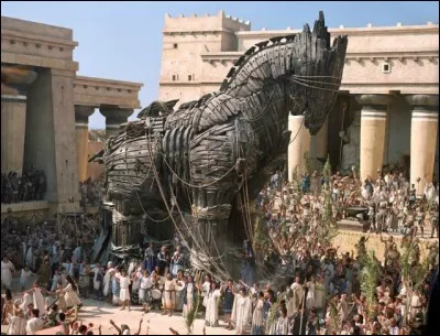 Grâce à quoi les Grecs ont-ils pu entrer dans Troie ?