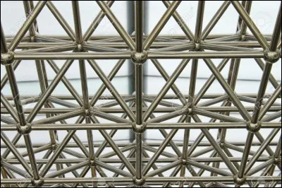 Quelles sont les qualités d'une structure en treillis ?