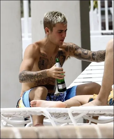 Justin a environ combien de tatouages ?