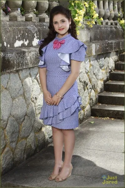 Mal a changé la coiffure de ..., la fille de la Bonne Fée .
De qui a-t-elle changé la chevelure ?