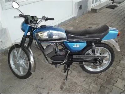 Celui-ci était vraiment très chouette pour l'époque, une vraie petite moto !