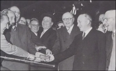 La création de la CECA est la première manifestation de construction européenne; c'est aussi l'année de naissance de Jean-Luc Mélenchon, de François Bayrou et de Corinne Lepage. De quelle année s'agit-il ?