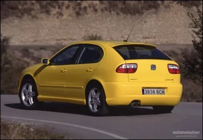 Quelle était la puissance de la Seat Leon V6 ?