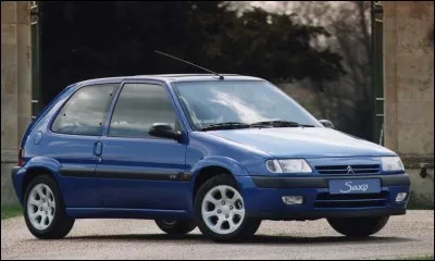 Quelle était la puissance de la Citroën Saxo VTS 1.6 ?