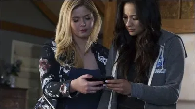 Comment s'appellent les filles d'Alison et Emily ?
