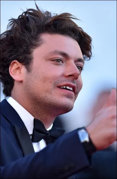 Quel/Quelle est l'acteur/l'actrice principal(e) dans la série télévisée "Soda" ?