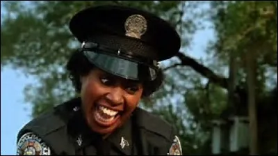 Qui est cette recrue dont la particularité est d'avoir une voix fluette ?