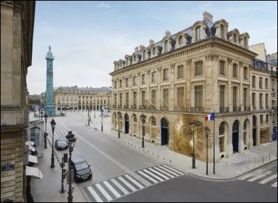 La place Vendôme est une place qui se situe dans Paris.