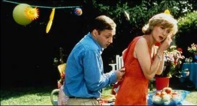 Ah, Michle Laroque, dans quel film s'habille-t-elle si vite ?