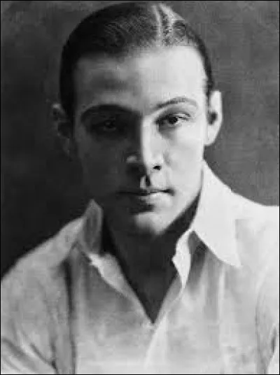 Naturalisé américain, Rudolph Valentino était un acteur ...