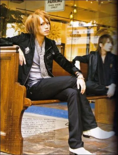 Quel est le rle de Saga et de Shou ?