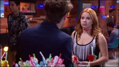 De quelle couleur sont ses yeux ?