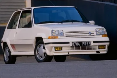 Quelle était la puissance de la Renault Supercinq GT-Turbo phase 2 ?